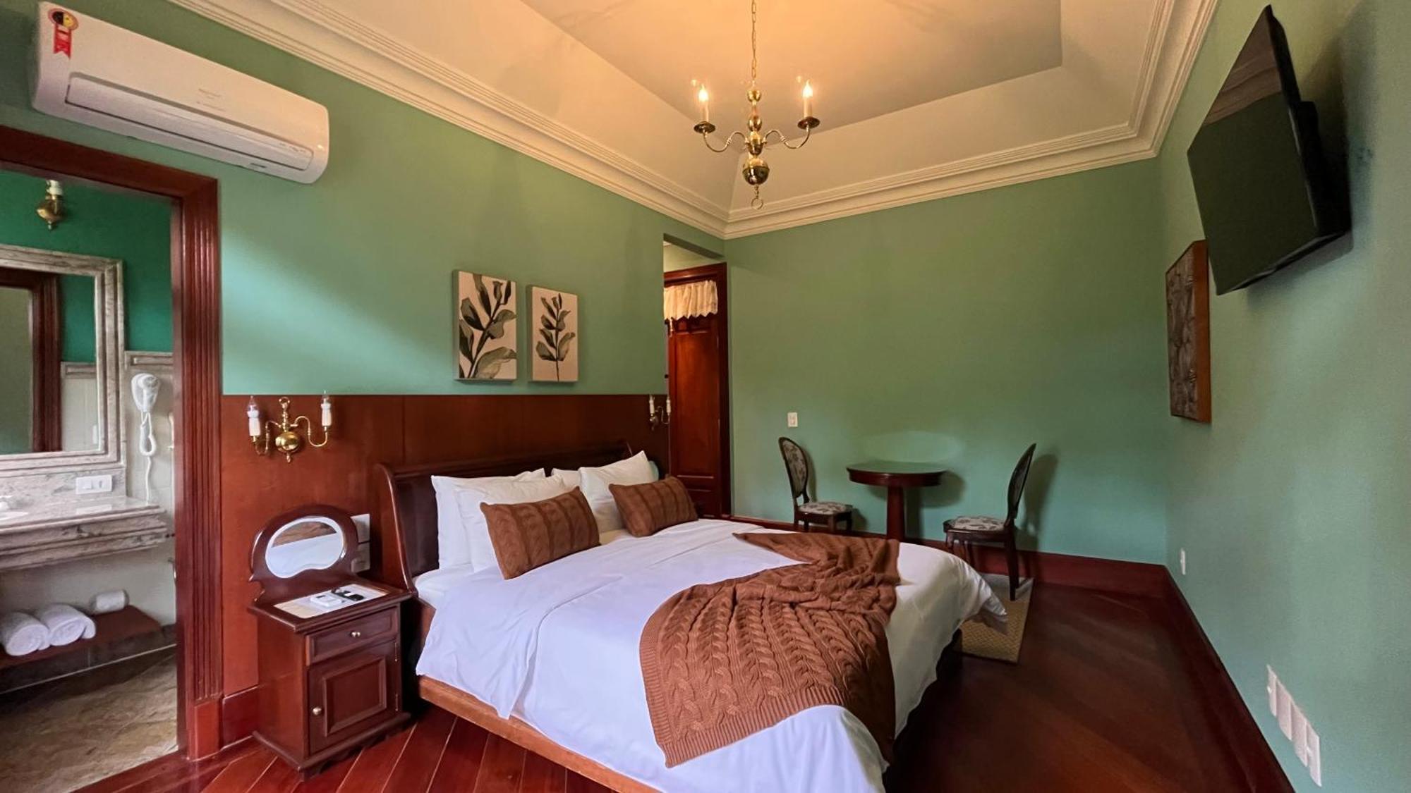 Hotel Aroso Paco 5*